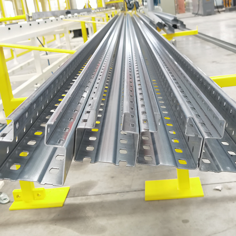 Machine de formage de rouleaux à crémaillère verticale