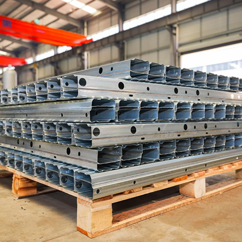 Machine de formage de rouleaux de poutres de renfort de châssis automobile à profil B pour véhicule
