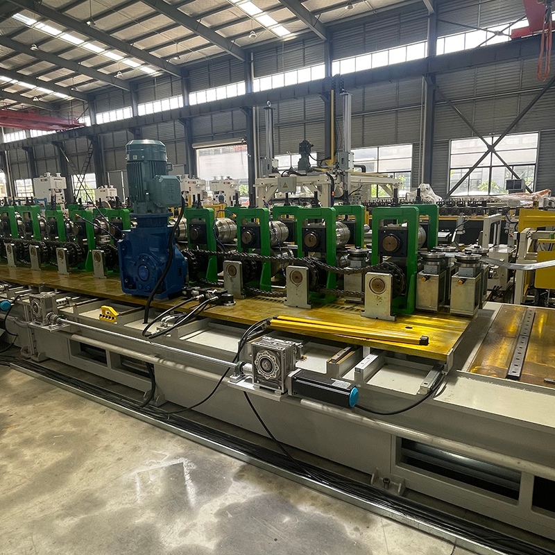 Machine de formage de rouleaux CUZ sigma